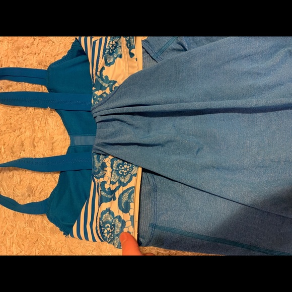 Blue floral lululemon tank top - Picture 5 of 6